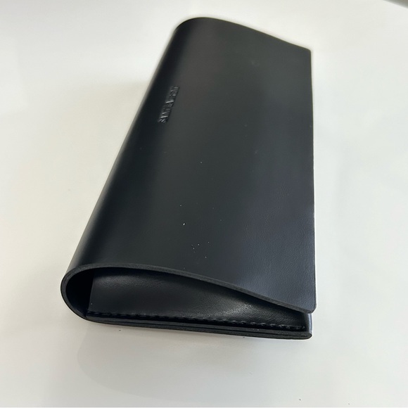 Saint Laurent leather case - Picture 5 of 9